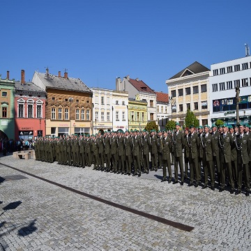 Obrázek článku: Průjezd náměstím omezí nástup vojáků