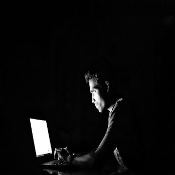 Obrázek článku: Hacker okradl mladíka přes internet