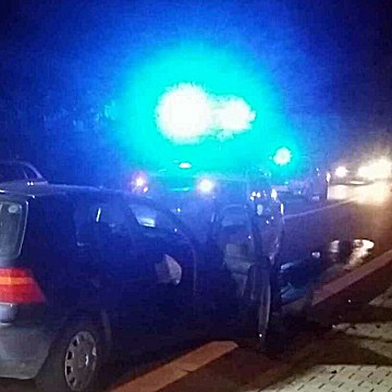 Obrázek článku: Hasiči museli v Bělotíně vyprošťovat zraněnou osobu z havarovaného vozidla