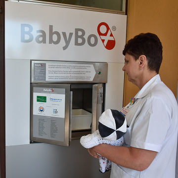 Včera se v Hranicích slavnostně otevřel babybox. image not found