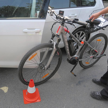 Obrázek článku: Řidiči, pozor na cyklisty, i když otvíráte dveře auta!