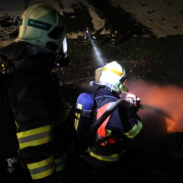 Obrázek článku: Od pondělního večera zaměstnával hasiče požár skládky u Lipníku