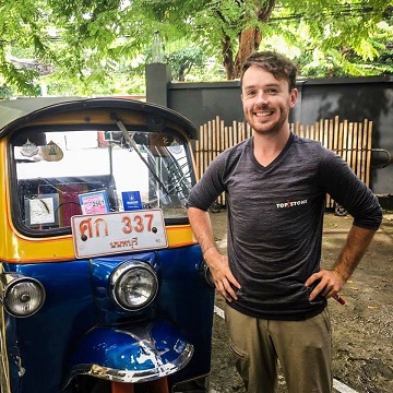 Obrázek článku: Tomík dorazí po roce DOMŮ a to po dlouhé cestě Tuktukem Z Bangkoku zpět do Hranic